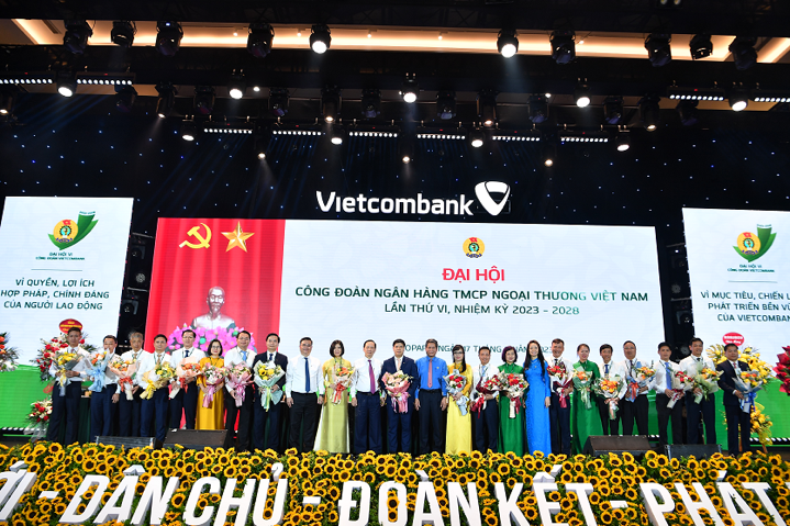 BCH Công đoàn Vietcombank khóa VI, nhiệm kỳ 2023 - 2028 ra mắt tại Đại hội