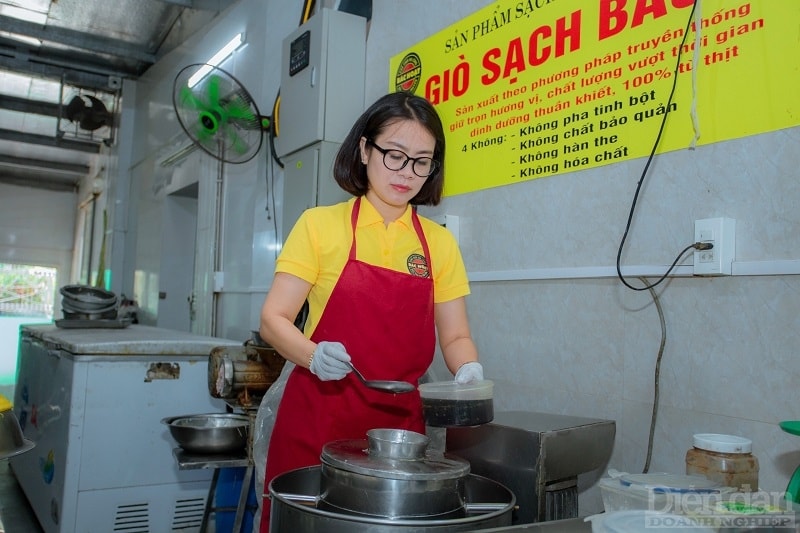 Chị Lê Thùy Giang - Quản lý thương hiệu “Chả Chìa Hạ Lũng”