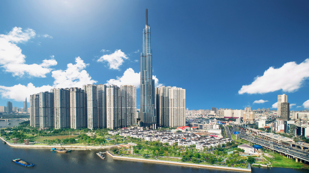 Tại Thành phố Hồ Chí Minh, Vincom Center Landmark 81 cũng là biểu tượng tự hào vươn tầm thế giới với hàng loạt kỷ lục ấn tượng