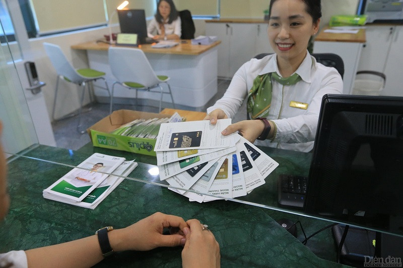 Vietcombank giữ vững ngôi vương lợi nhuận ngành ngân hàng quý 2/2023 và 6 tháng đầu năm 2023. Ảnh Quốc Tuấn