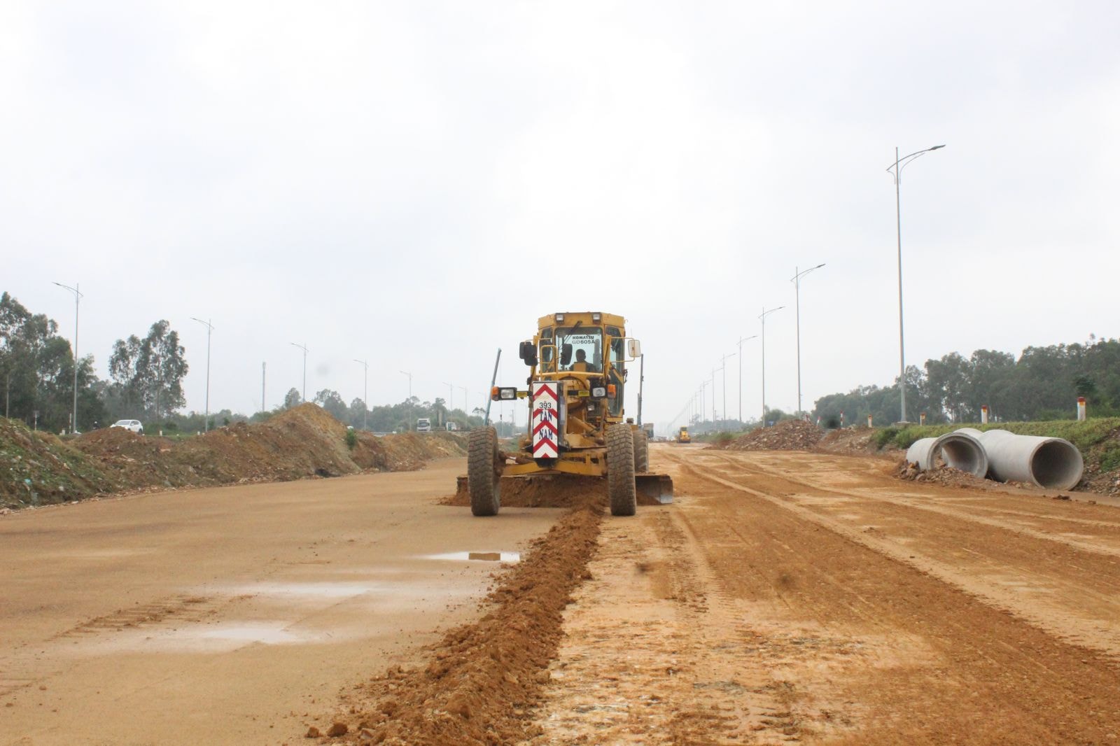 Đường giao thông nối Vinh - Cửa Lò (giai đoạn 2) được tăng thêm 48,347 tỷ đồng, đưa tổng vốn đầu tư công ngân sách địa phương cho dự án này năm 2023 đạt 98,347 tỷ đồng