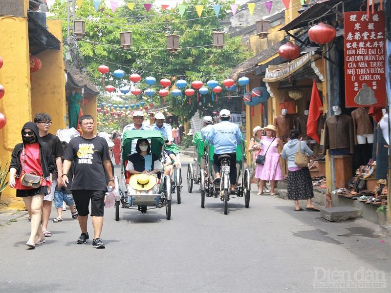 Hiện nay, tỷ lệ khách du lịch đến Quảng Nam đang tăng cao là một tín hiệu đáng mừng, tuy nhiên bên cạnh đó các thị trường quốc tế vẫn chưa được khôi phục hoàn toàn.