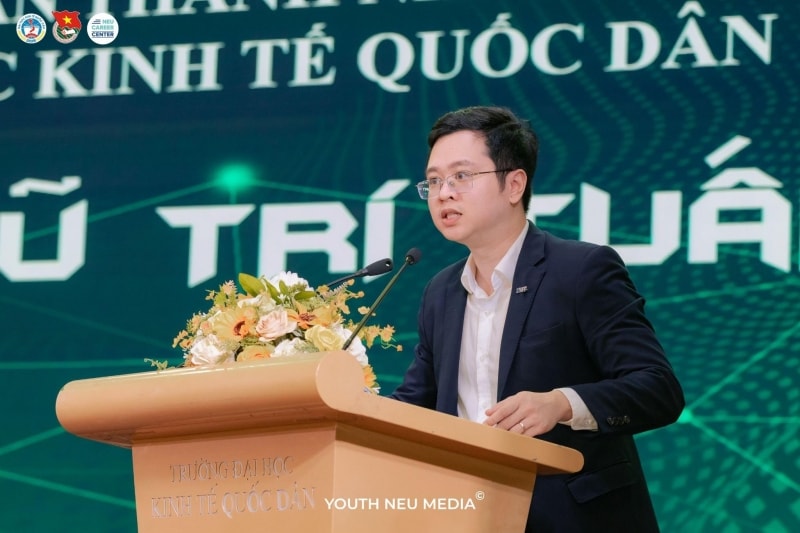 ThS. Vũ Trí Tuấn - Bí thư Đoàn trường Đại học Kinh tế quốc dân phát biểu trong lễ khai mạc