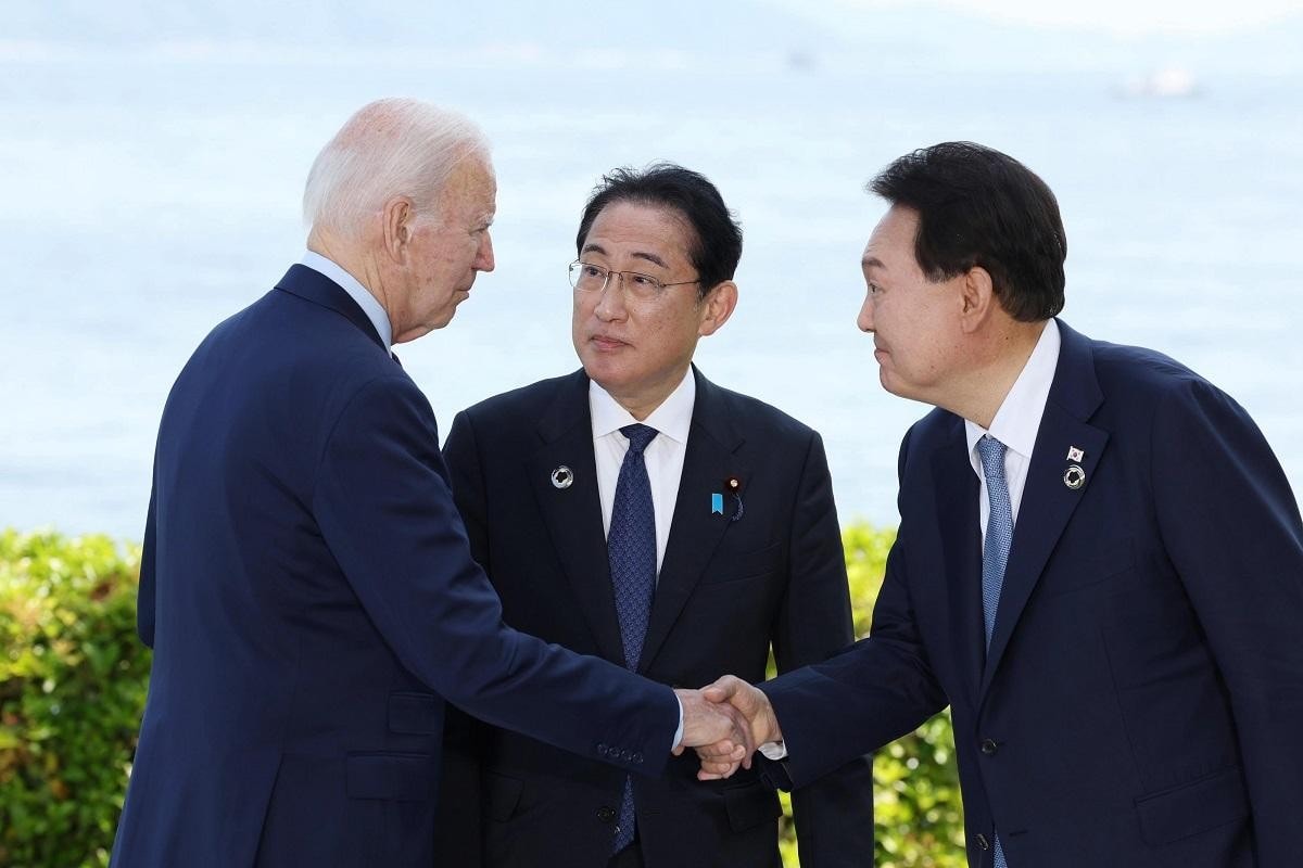 Tổng thống Mỹ Joe Biden (ngoài cùng bên trái)