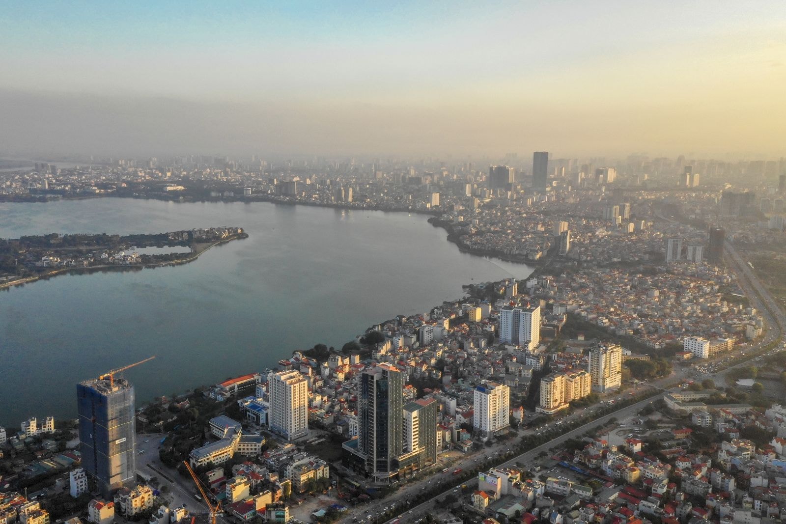 Theo số liệu của Savills, Hà Nội là một trong những địa phương đứng đầu về mức doanh thu du lịch trong 6 tháng đầu năm.