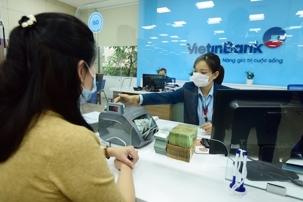 Ngân hàng TMCP Công Thương Việt Nam (VietinBank) dành tặng cơ hội tham gia chương trình quay số trúng thưởng trị giá 2 tỷ đồng cho các khách hàng doanh nghiệp lớn có tăng trưởng phí bảo lãnh trong thời gian triển khai Chương trình.