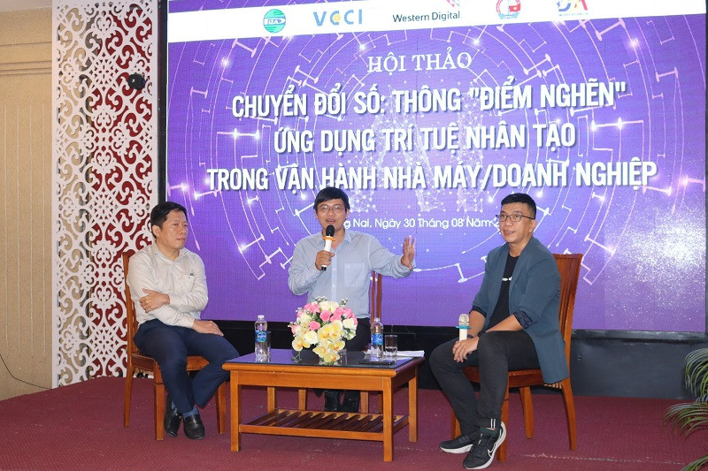 Các diễn giả, chuyên gia chia sẻ