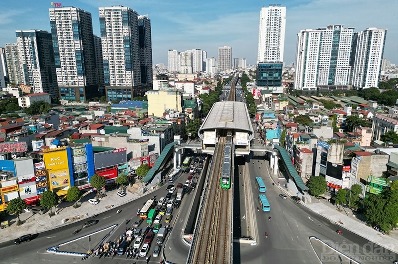 Đông đảo người dân trải nghiệm tuyến đường sắt Cát Linh - Hà Đông trong dịp nghỉ lễ 2/9