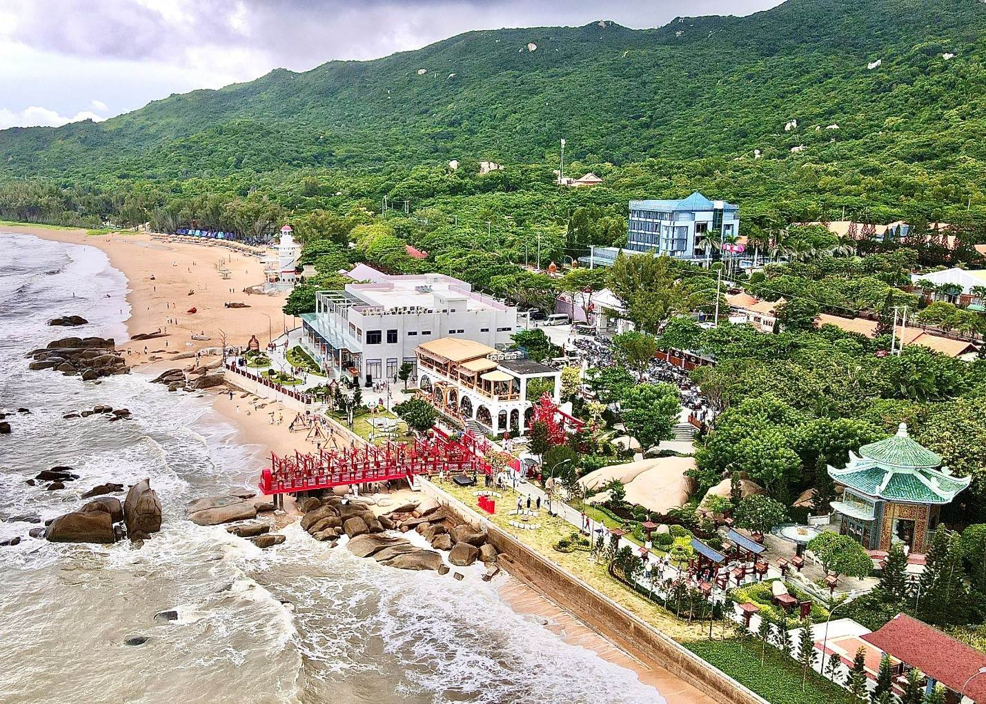 Trân Châu Beach & Resort nhìn từ trên cao