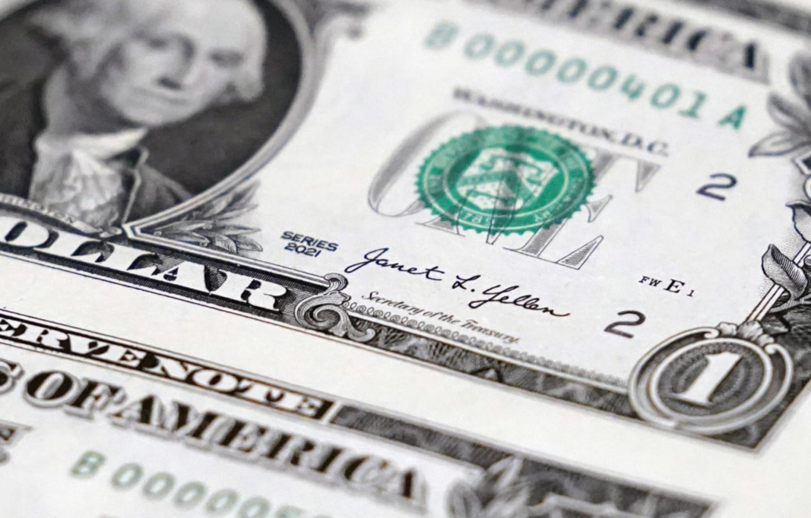 Không loại trừ những yếu tố khác có thể tiếp tục hỗ trợ đồng USD lên cao, do sự suy yếu của nền kinh tế Trung Quốc sẽ thúc đẩy nhu cầu về nơi trú ẩn an toàn