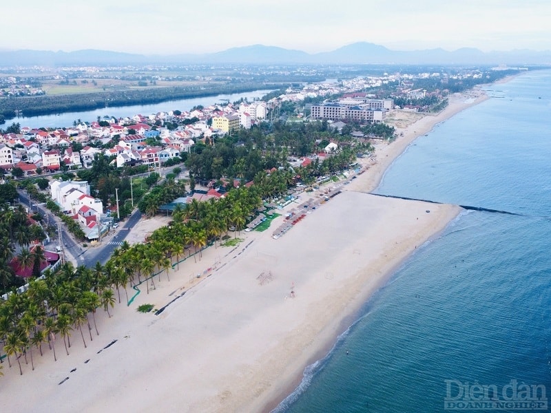 Bờ biển Hội An sạt lở
