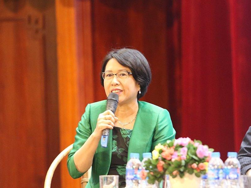 TS. Trần Thị Hồng Minh - Viện trưởng Viện Nghiên cứu quản lý kinh tế Trung ương phát biểu thảo luận