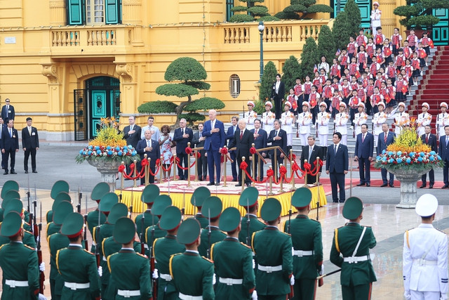 Đây là lần đầu tiên một Tổng thống Hoa Kỳ thăm cấp Nhà nước theo lời mời của Tổng Bí thư Đảng Cộng sản Việt Nam.