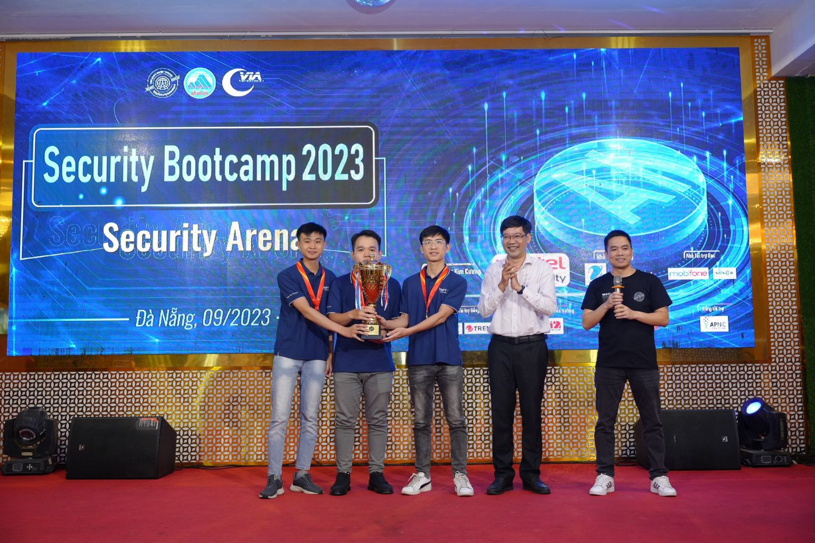 VNPT ba năm liên tiếp vô địch tại Đấu trường an toàn thông tin Security Bootcamp.JPG