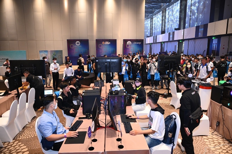 Cuộc thi Hackathon & Coding Challenge thu hút 2.000 sinh viên tham dự