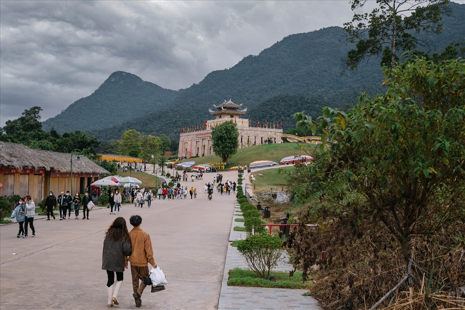 Khu du lịch tâm linh - sinh thái Tây Yên Tử nằm ở sườn Tây của vùng núi Yên Tử thuộc Thị trấn Tây Yên Tử (huyện Sơn Động, tỉnh Bắc Giang), đây là con đường Hoằng Dương Phật Pháp của Phật hoàng Trần Nhân Tông. Ảnh: Hoàng Trung Nguyên