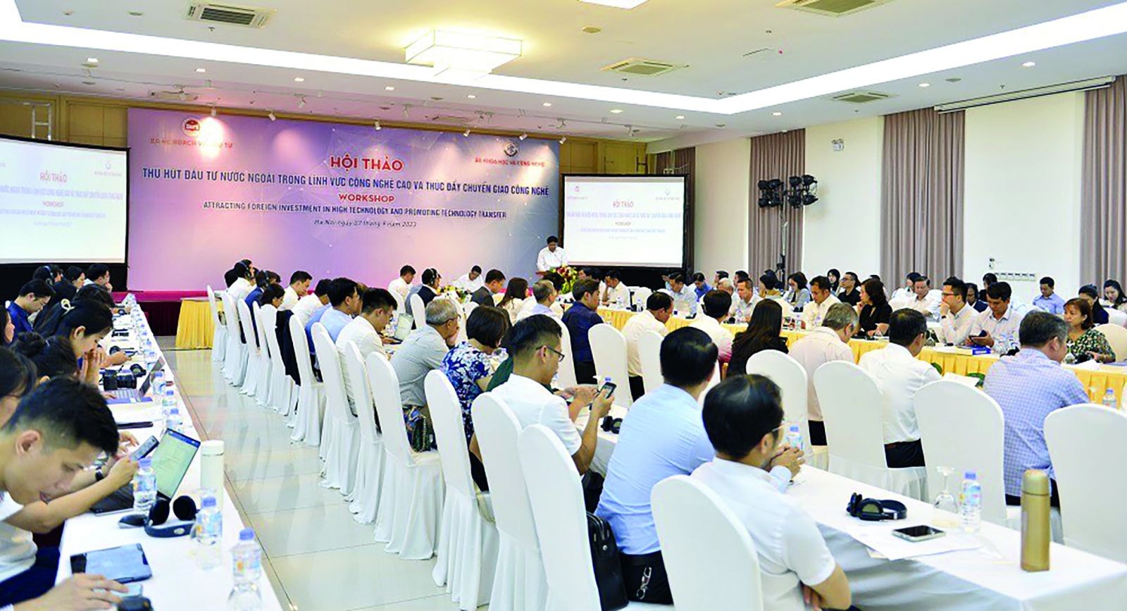  Hội thảo “Thu hút đầu tư nước ngoài trong lĩnh vực công nghệ cao và thúc đẩy chuyển giao công nghệ” do Bộ Kế hoạch và Đầu tư, Bộ Khoa học và Công nghệ phối hợp tổ chức.