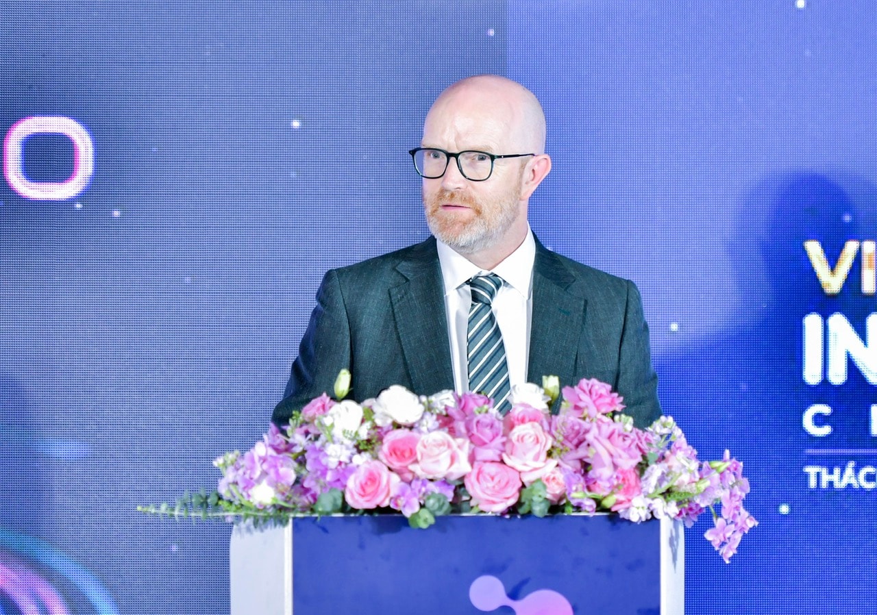 Ông Simon Milner