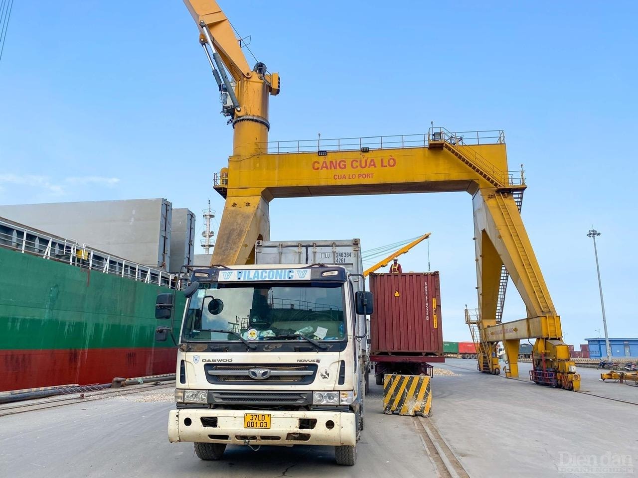 trung tâm của khu vực Bắc Trung Bộ về thương mại, logistics...