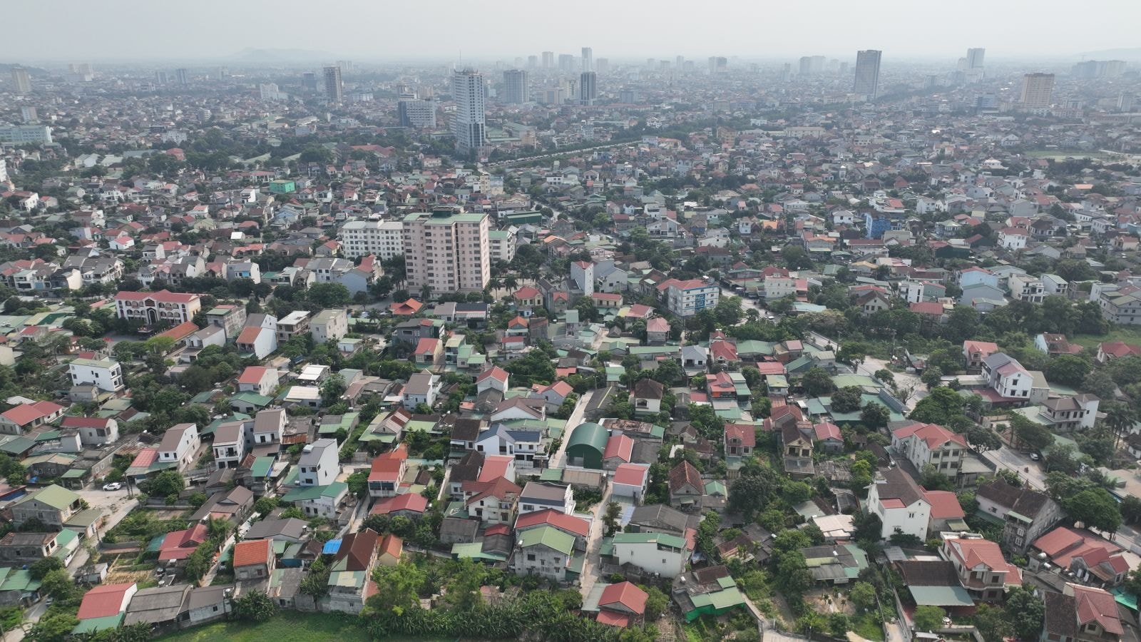 Thông qua Nghị quyết 39 về phát triển Nghệ An, Trung ương kỳ vọng thời gian tới, địa phương sẽ tạo ra nhiều đột phá để sớm trở thành trung tâm vùng Bắc Trung Bộ phát triển toàn diện về mọi mặt (ảnh: Một góc về TP Vinh)