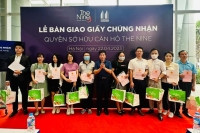 Cư dân The Nine hạnh phúc với “sổ hồng” trên tay