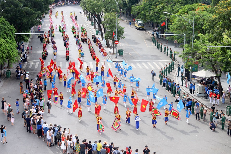 Thủ đô Hà Nội luôn giữ vững vị thế là thành phố hội tụ đông đảo du khách trong nước và quốc tế.