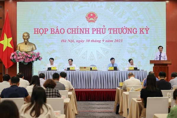 Toàn cảnh cuộc họp báo.