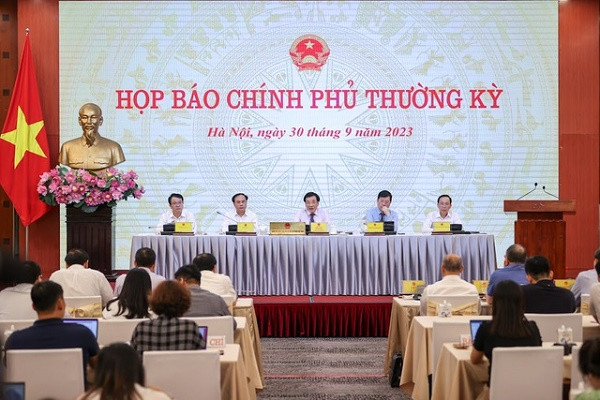 Toàn cảnh cuộc họp báo.