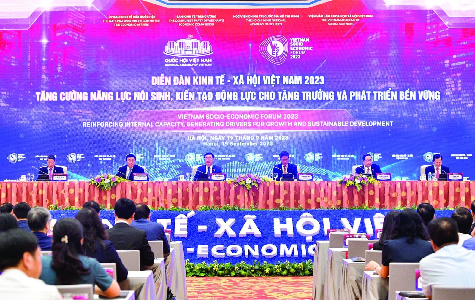  Diễn đàn Kinh tế - Xã hội Việt Nam 2023 với chủ đề “Tăng cường năng lực nội sinh, kiến tạo động lực cho tăng trưởng và phát triển bền vững.