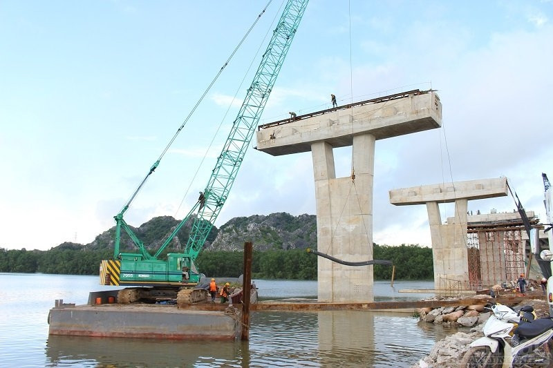 Công trường thi công cầu Bến Rừng kết nối TP Hải Phòng và tỉnh Quảng Ninh