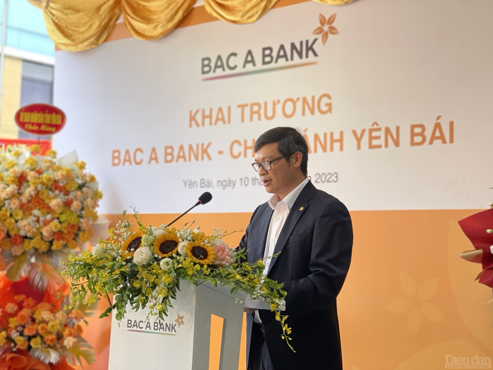 Ông Nguyễn Việt Hanh, Phó Tổng Giám đốc BAC A BANK phát biểu khai mạc