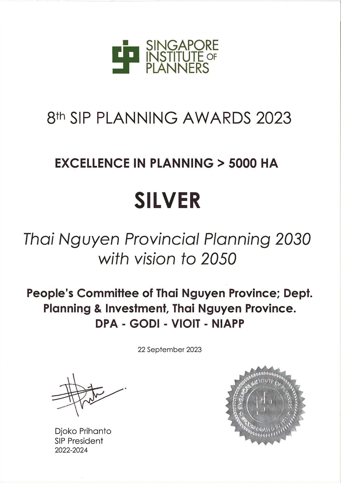  Sản phẩm Quy hoạch tỉnh Thái Nguyên thời kỳ 2021-2030, tầm nhìn đến năm 2050 đạt giải Bạc  Giải thưởng Quốc tế tại Singapore về Quy hoạch (Singapore Insitute Planners) của Viện Quy hoạch Singapore.