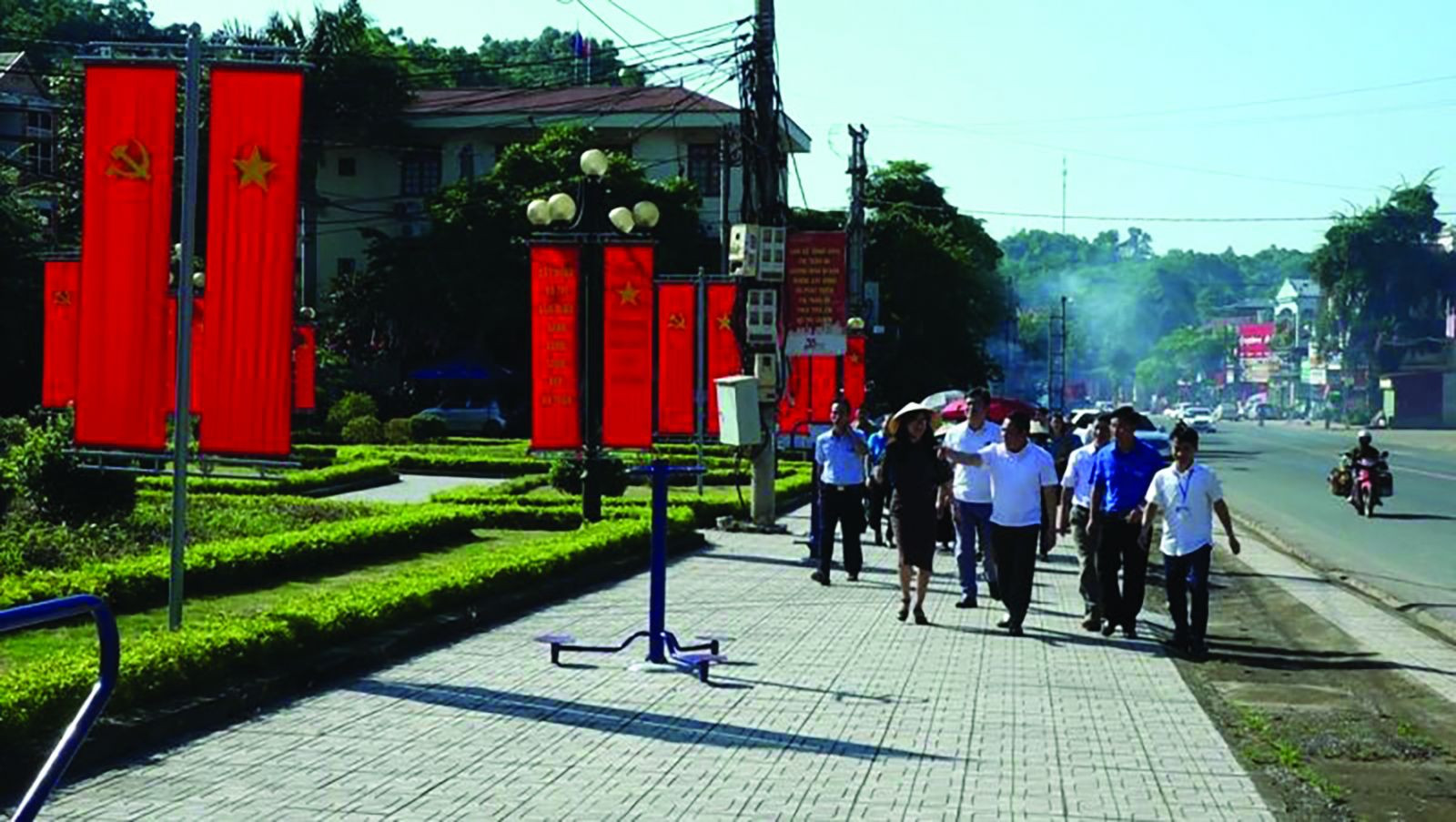  Ông Nguyễn Hoàng Mác, Chủ tịch UBND huyện Phú Lương kiểm tra, đôn đốc xây dựng đồng bộ hạ tầng cơ sở đảm bảo các điều kiện cho nhà đầu tư đến địa bàn