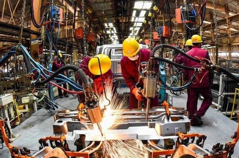 ngân hàng Standard Chartered đã hạ mức tăng trưởng GDP 2023 của Việt Nam xuống 5,0 %, từ mức 5,4% trước đó.