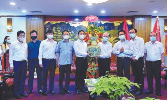Tạp chí Diễn đàn Doanh nghiệp: 30 năm đồng hành cùng doanh nghiệp, doanh nhân