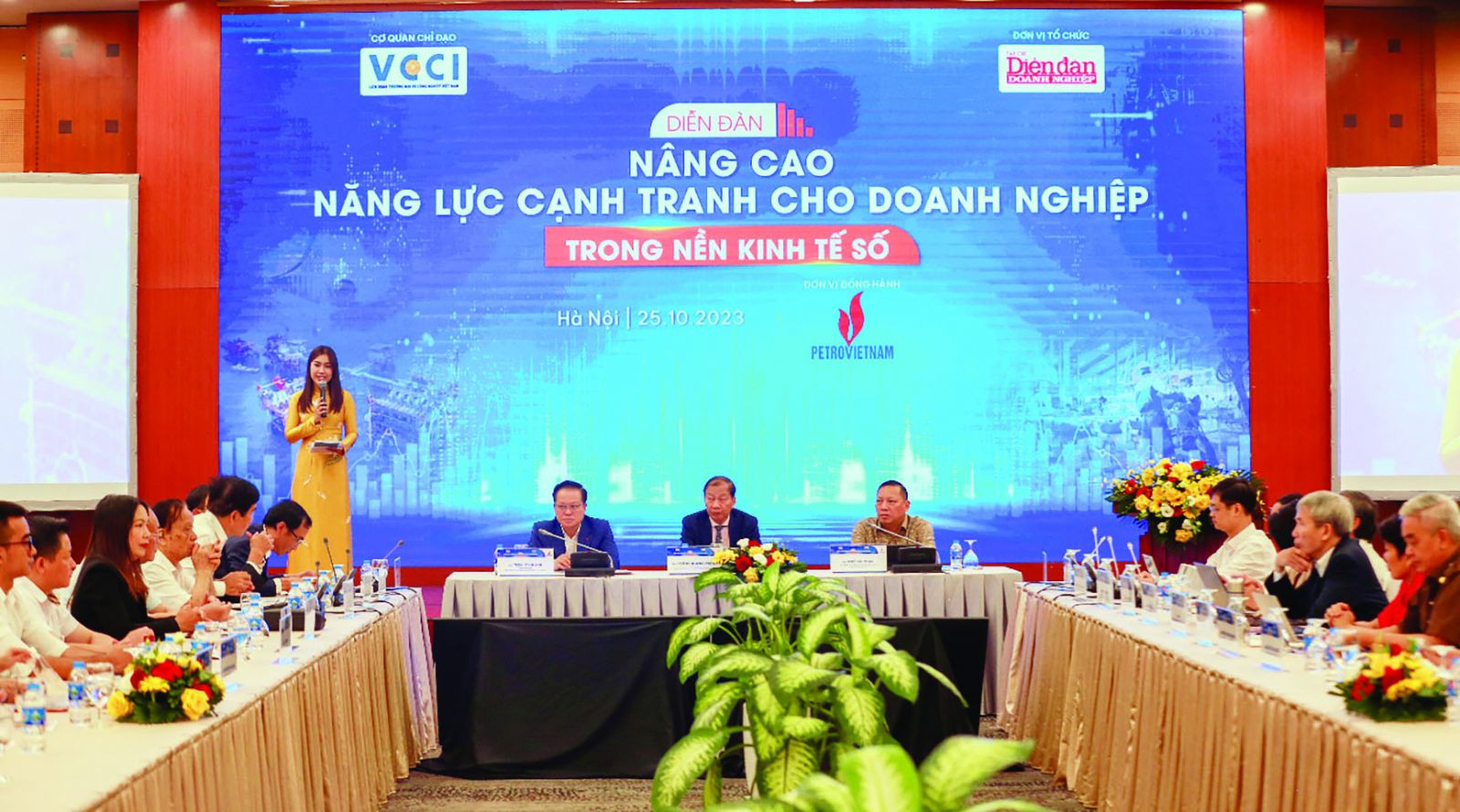 p/Diễn đàn “Nâng cao Năng lực cạnh tranh cho doanh nghiệp trong nền kinh tế số” do Tạp chí Diễn đàn Doanh nghiệp tổ chức.