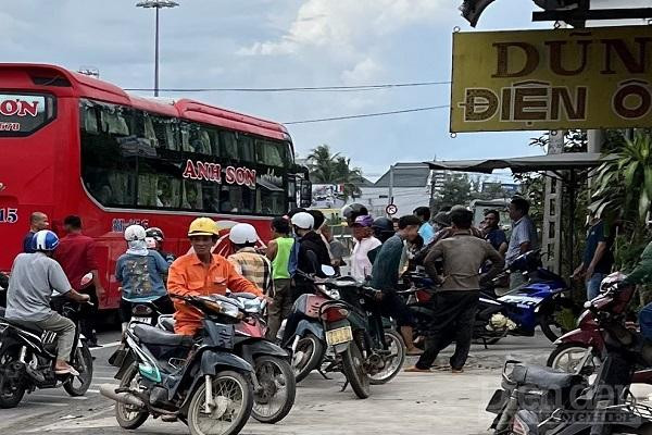 Khu vực Gara sửa chữa điện ô tô của ông Nguyễn Văn Dũng thường xuyên xảy ra tai nạn