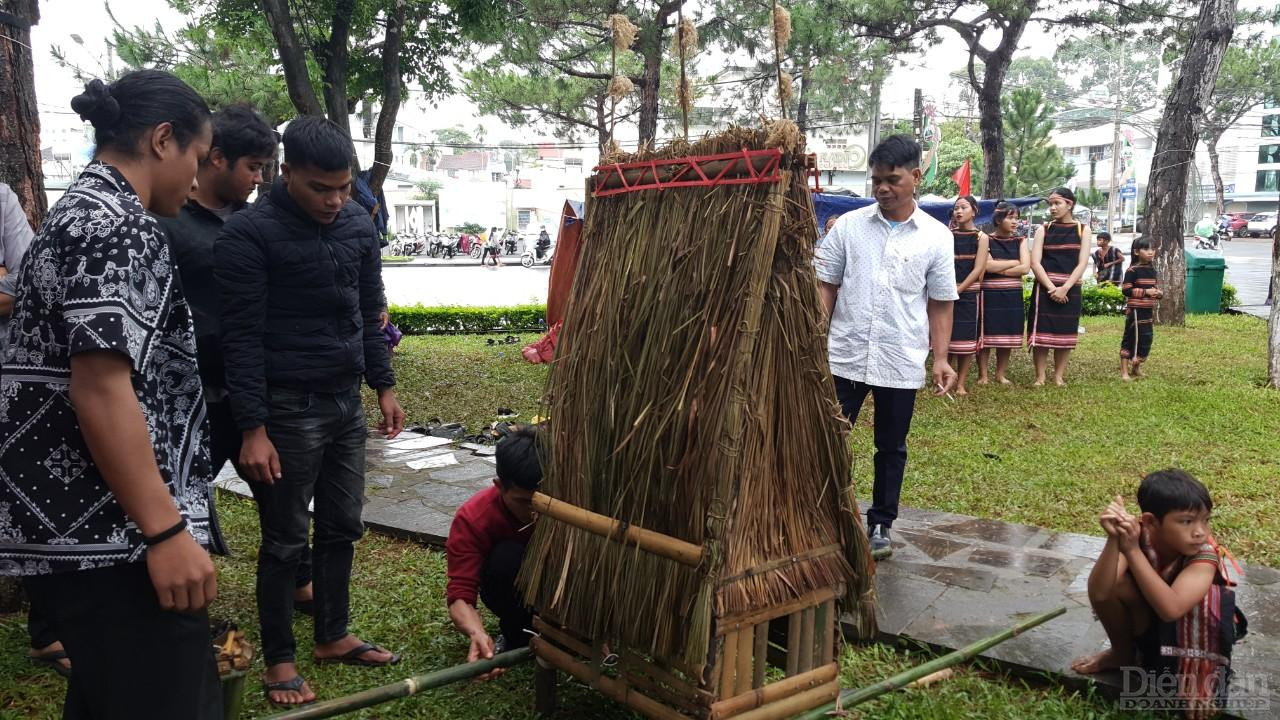 Văn hoá của người dân tộc thiểu số đang hiện diện trong mọi ngõ ngách của cuộc sống 