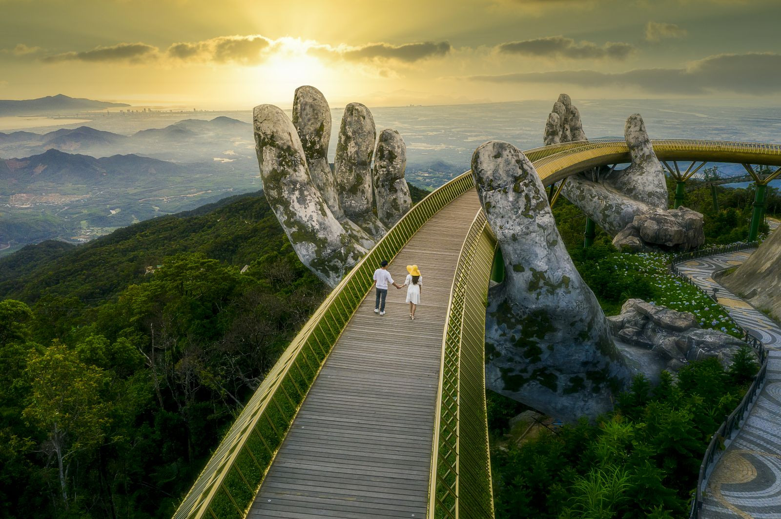 Cầu Vàng, Sun World Ba Na Hills (Đà Nẵng)