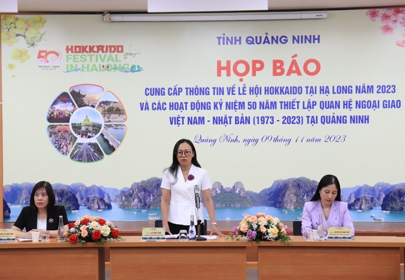 Lãnh đạo Sở Thông tin và Truyền thông thông tin về Lễ hội Hokkaido tại Hạ Long năm 2023 và các hoạt động kỷ niệm 50 năm Thiết lập quan hệ ngoại giao Việt Nam - Nhật Bản (Ảnh: Báo Quảng Ninh)