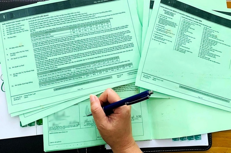 Bộ Tài chính cấm các nhà băng không được bán bảo hiểm liên kết đầu tư cho khách hàng trước và sau giải ngân 60 ngày