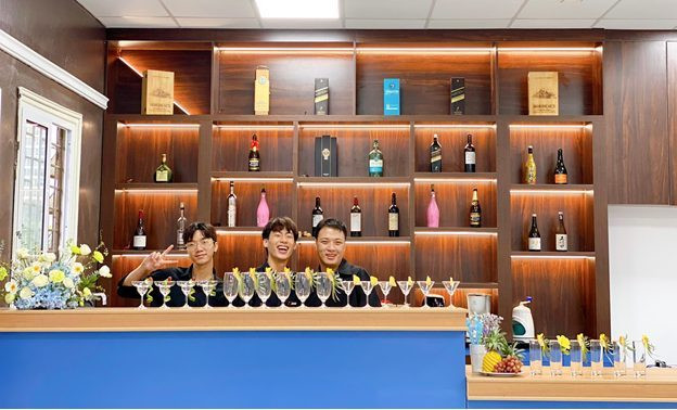KẾT NỐI NHÀ TRƯỜNG VÀ DOANH NGHIỆP TRONG ĐÀO TẠO NGUỒN NHÂN LỰC DU LỊCH TẠI KHOA DU LỊCH VÀ KHÁCH SẠN UNETI