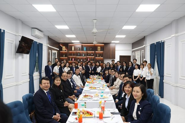 KẾT NỐI NHÀ TRƯỜNG VÀ DOANH NGHIỆP TRONG ĐÀO TẠO NGUỒN NHÂN LỰC DU LỊCH TẠI KHOA DU LỊCH VÀ KHÁCH SẠN UNETI