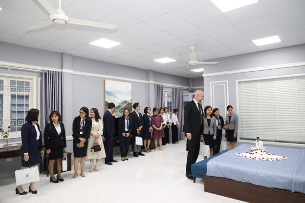 KẾT NỐI NHÀ TRƯỜNG VÀ DOANH NGHIỆP TRONG ĐÀO TẠO NGUỒN NHÂN LỰC DU LỊCH TẠI KHOA DU LỊCH VÀ KHÁCH SẠN UNETI