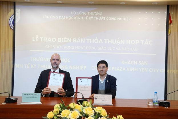 KẾT NỐI NHÀ TRƯỜNG VÀ DOANH NGHIỆP TRONG ĐÀO TẠO NGUỒN NHÂN LỰC DU LỊCH TẠI KHOA DU LỊCH VÀ KHÁCH SẠN UNETI
