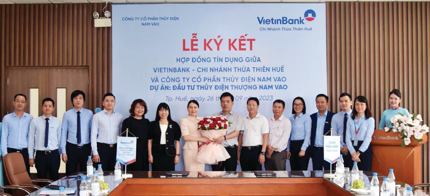  Lễ ký kết hợp đồng tín dụng giữa Vietinbank CN Thừa Thiên Huế và Công ty CP Thủy điện Nam Vao