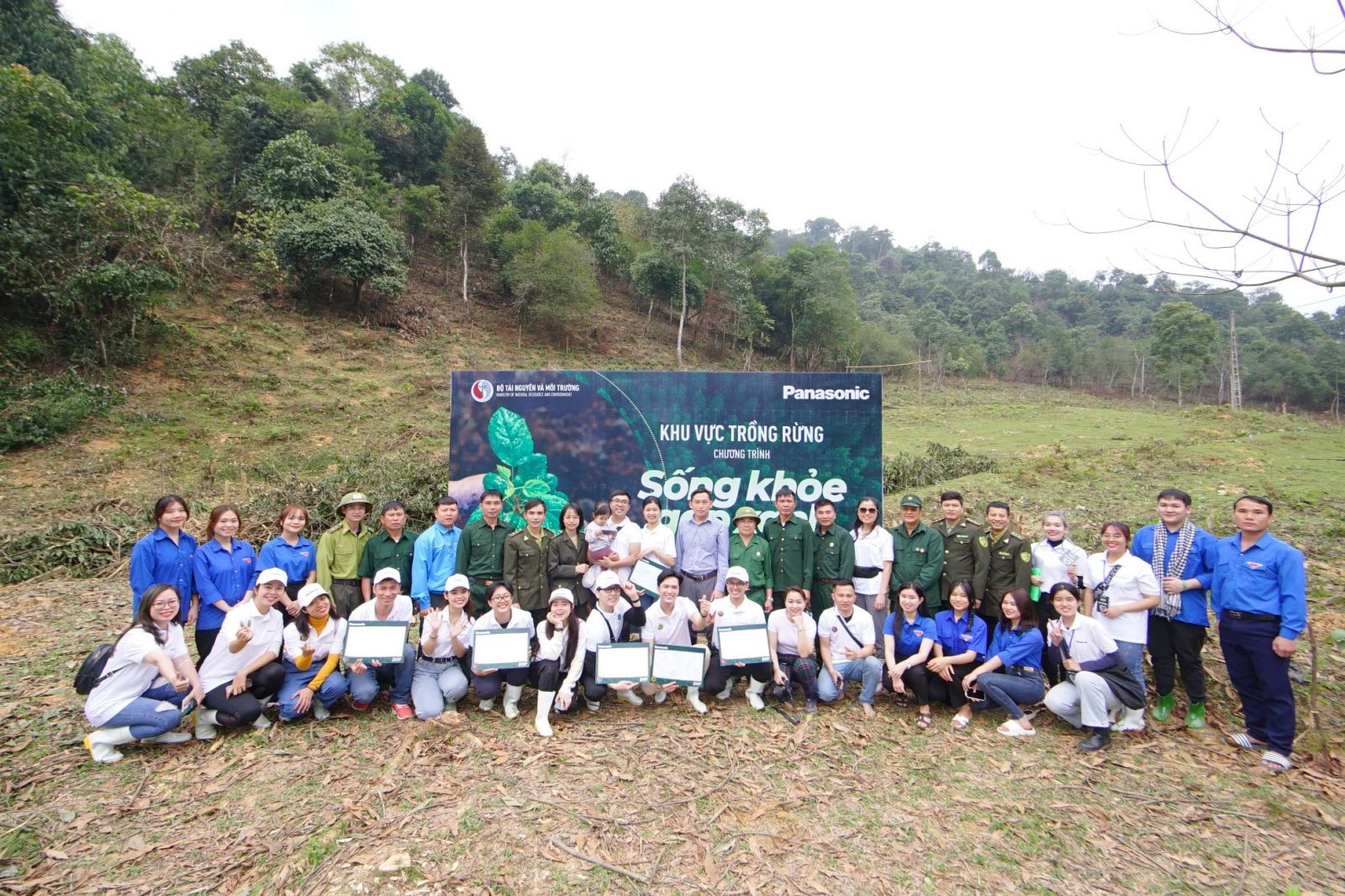 Chương trình “Sống khỏe góp xanh” thu hút sự quan tâm của nhiều khách hàng, nâng cao ý thức cộng đồng về trách nhiệm với môi trường