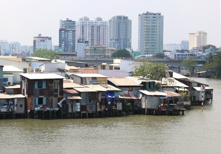 TP. Hồ Chí Minh mới chỉ di dời được 657/6.500 căn nhà ven kênh rạch