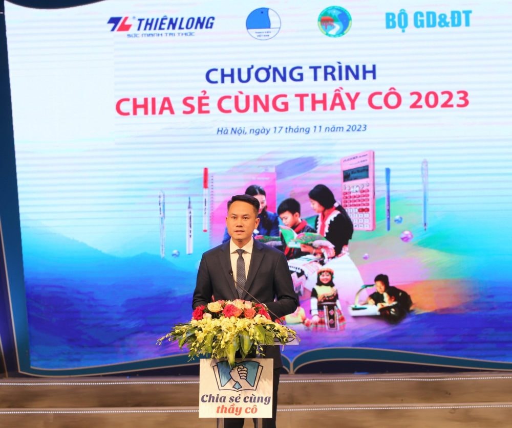 Chia sẻ cùng thầy cô năm 2023: Tuyên dương 58 thầy, cô giáo tiêu biểu trên cả nước