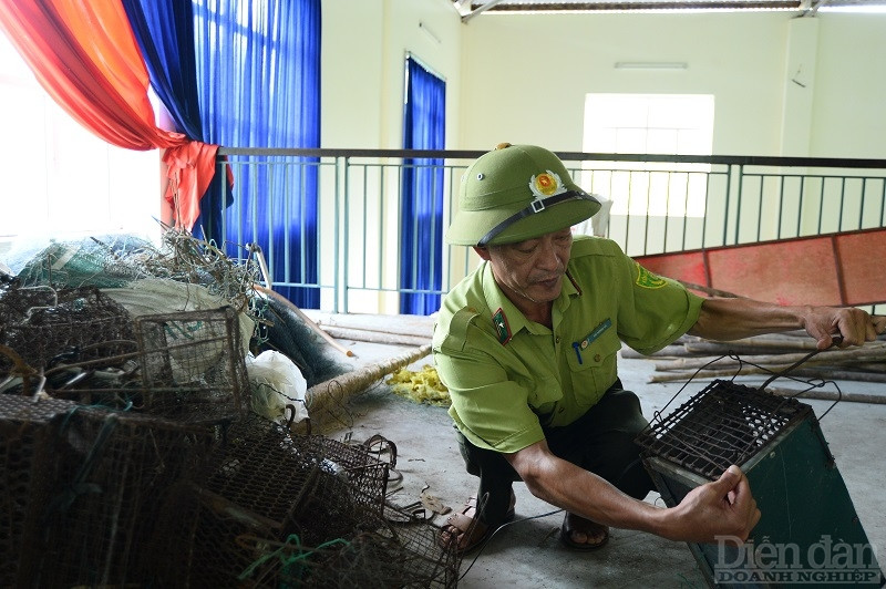 Nhiều loại bẫy thú được các kiểm lâm viên thu giữ trong hành trình tuần tra. Các bẫy thú sau khi bị thu giữ sẽ được phân loại để tiêu hủy